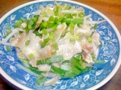 湯煎で油を落として　豚バラ＆もやし＆にらの炒め物